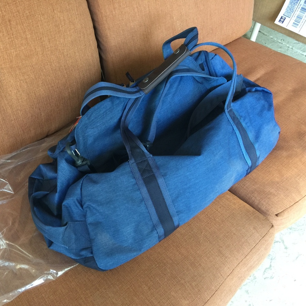 The North Face Berkeley Duffel M Blue Brand new